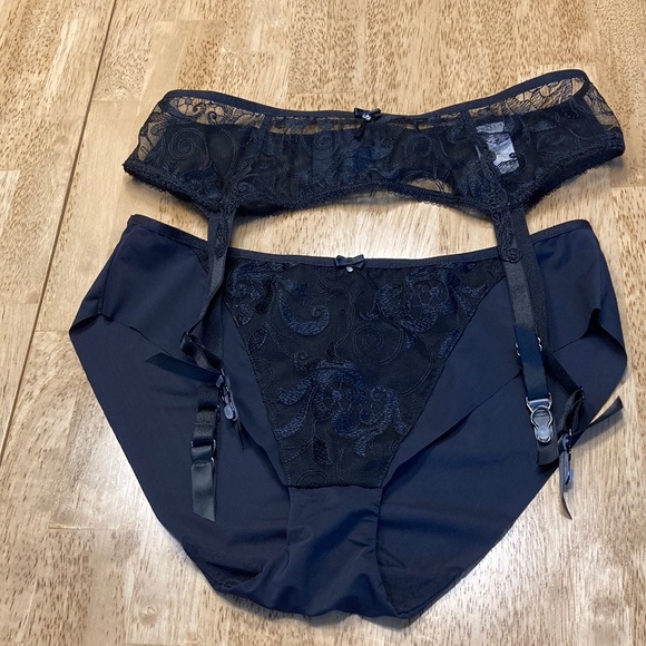 Like new Fantasie panties and garter - Picture 1 of 14
